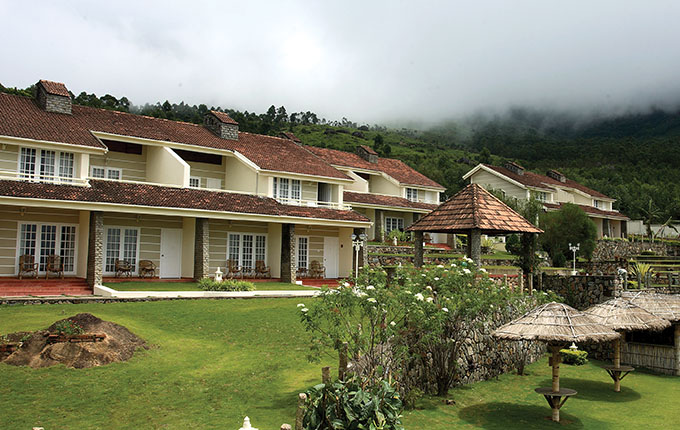 Embrace the Magical Monsoon: Exploring the Hidden Gems of Munnar!